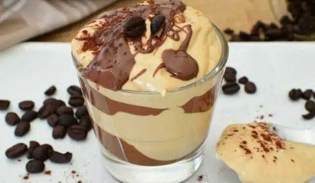 Rețetă de cremă de cheesecake cu Nutella în pahar