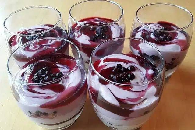 Rețetă delicioasă de desert cu afine și mascarpone