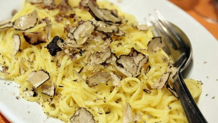 Tagliolini alla norcina: un aperitiv rapid, dar potrivit pentru bucătari iscusiți