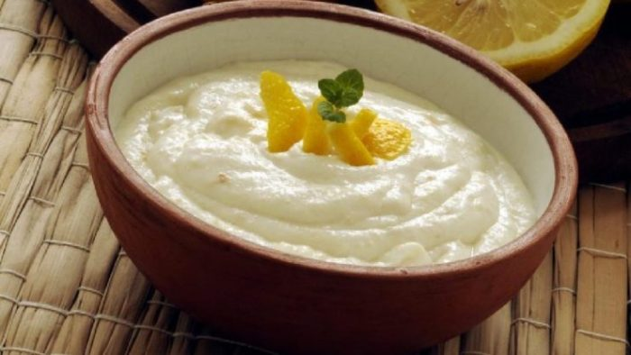 Eifreier Lemon Curd, ideal für viele Rezepte  
→  
Lemon Curd fără ou, ideal pentru multe rețete