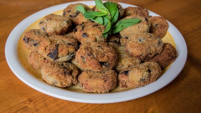 Lipie cu vinete și ricotta: delicioasă și în sos