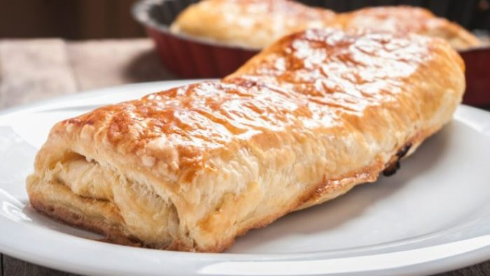 Ruladă din foietaj cu parmezan: Nu trebuie să prăjiți nimic! Este super ușor
