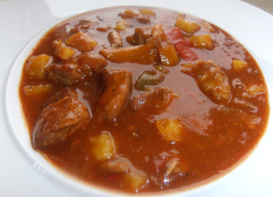 Ciorbă picantă de gulaș