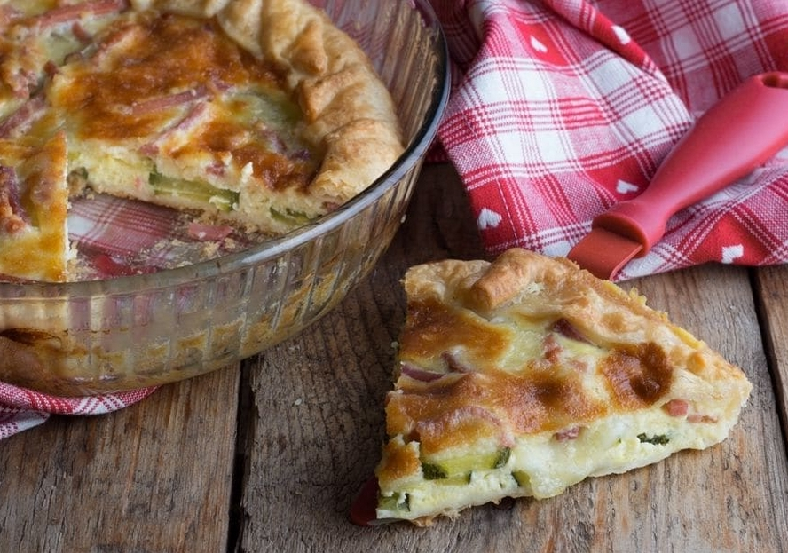 Quiche cu speck, dovlecei și mozzarella