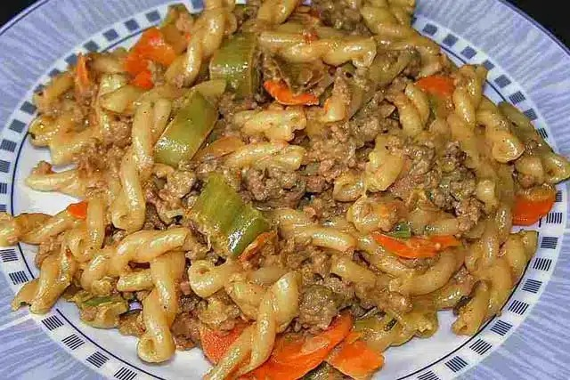 Paste Curryrahm cu carne tocată Rețetă