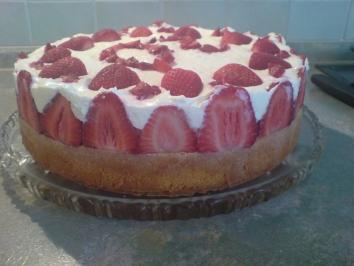 Tort de căpșuni și vanilie de vară