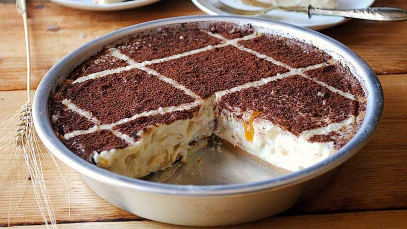 TORT FĂRĂ COACERE, GUSTUL TRADIȚIONAL AL UNUI DESSERT RECE