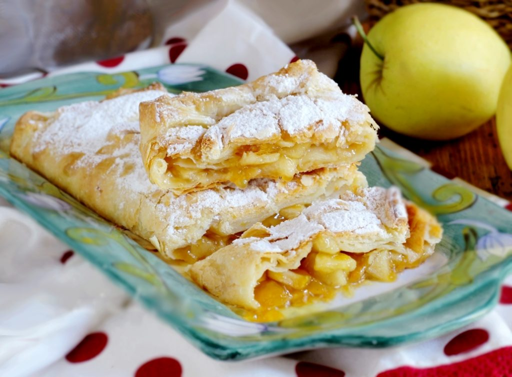 Chiflă gourmet cu mere, gata în 5 minute