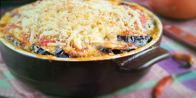 Tocăniță cu carne de vită tocată, vinete și roșii – Low-Carb