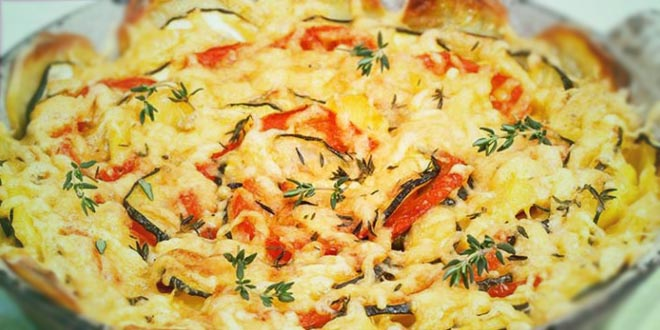 Sufleu cu tofu, dovlecei și roșii – Low-Carb