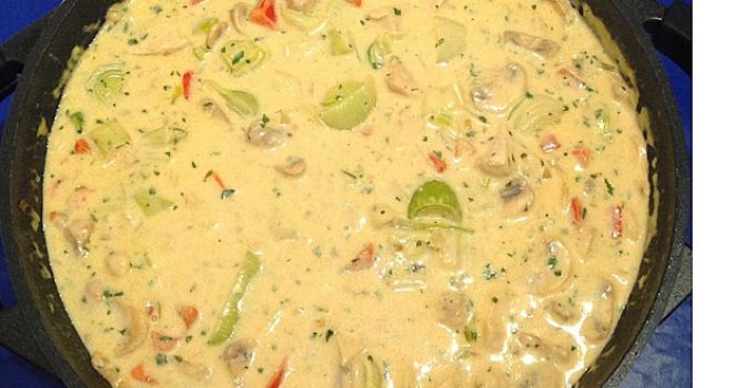 Supă de pui cu curry și praz – Supa ideală pentru petreceri