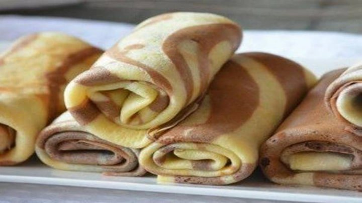 Clătite cu strudel de vanilie și ciocolată sunt o delicatesă