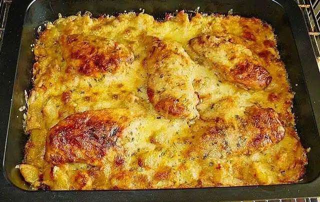 Şniţel cu cartofi prăjiţi şi gratinat cu Gouda – Reţetă