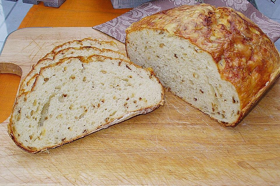 Pâine cu ceapă și brânză