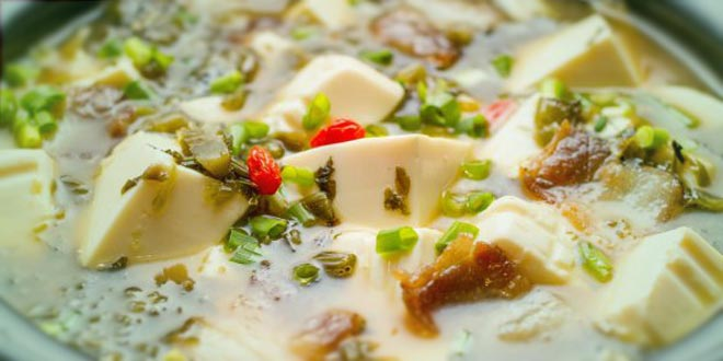 Supă chineză de tofu cu legume (carbohidrați 15 %)