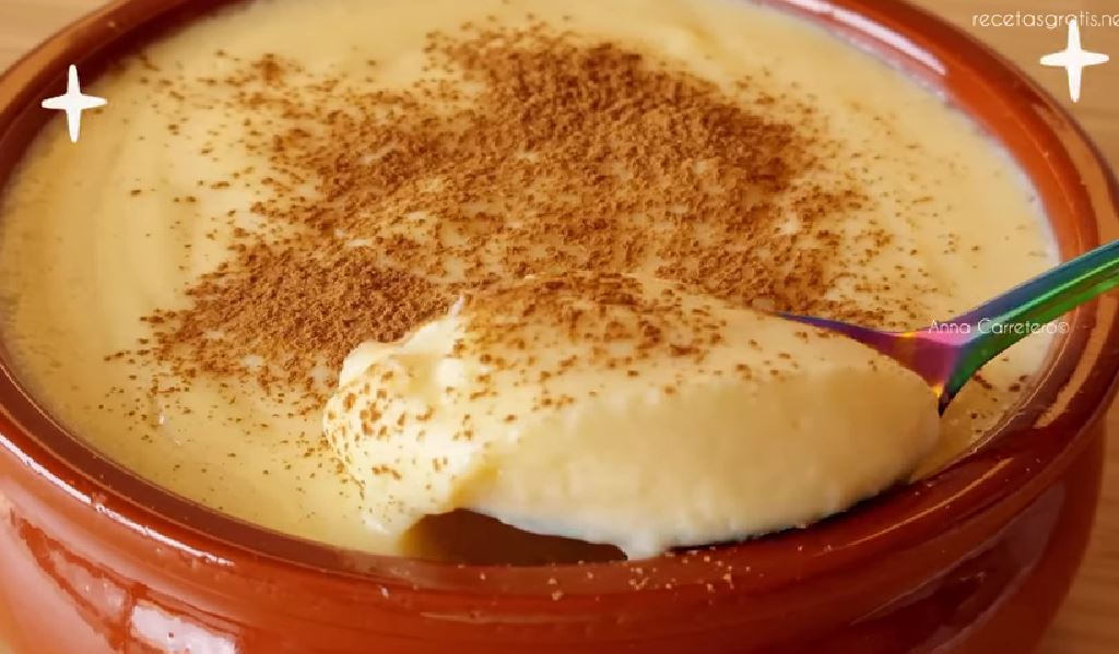 Dacă aveți lapte și o lămâie, grăbiți-vă să preparați acest desert spectaculos | Durată 5 minute | Doar 130 kcal!