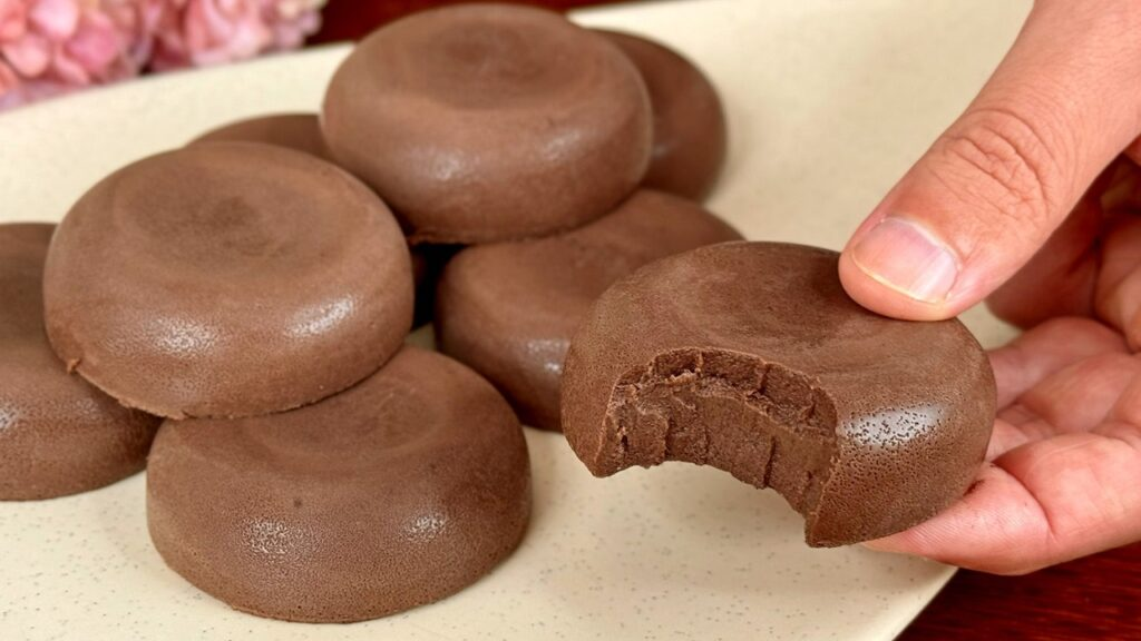 Mănânc întotdeauna câteva bucăți când mi se face poftă de ciocolată, dar aceasta este cu siguranță mai sănătoasă | Doar 90 Kcal!