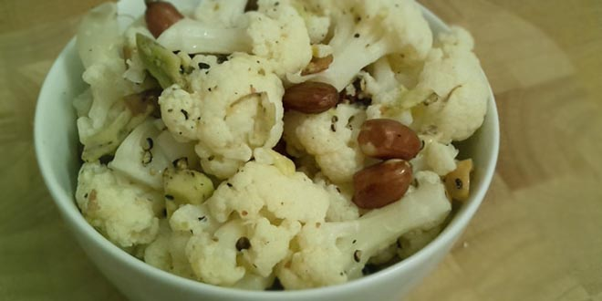 Salată de conopidă cu avocado și nuci (Vegetariană, vegană, low carb, fără gluten și lactoză, simplă și delicioasă!)