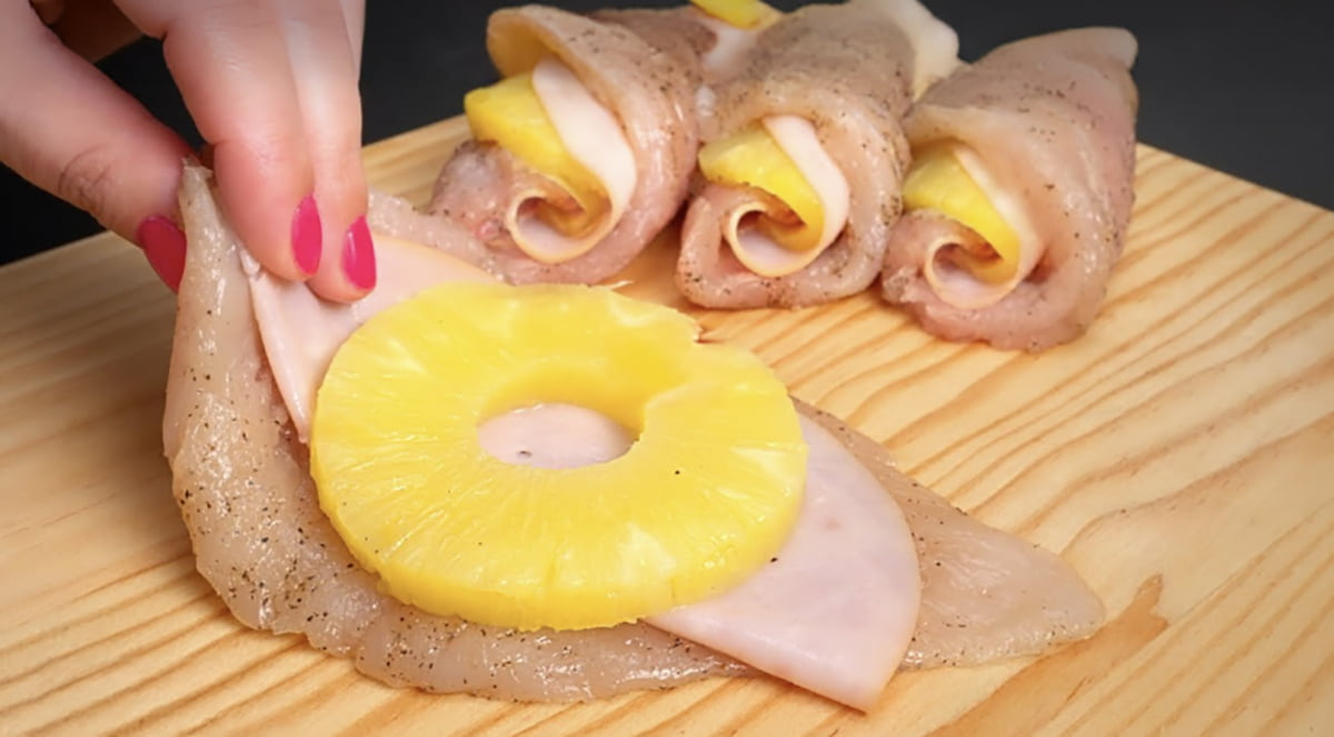 Rulouri de pui cu ananas și șuncă: O alegere excelentă pentru prânz