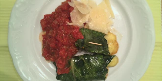 Rulouri de mangold low carb cu roșii