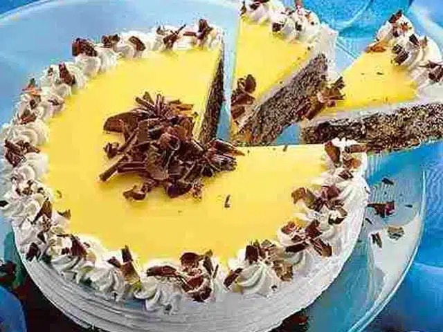 Rețetă de Tort Delicios cu Cremă de Ouă și Ciocolată