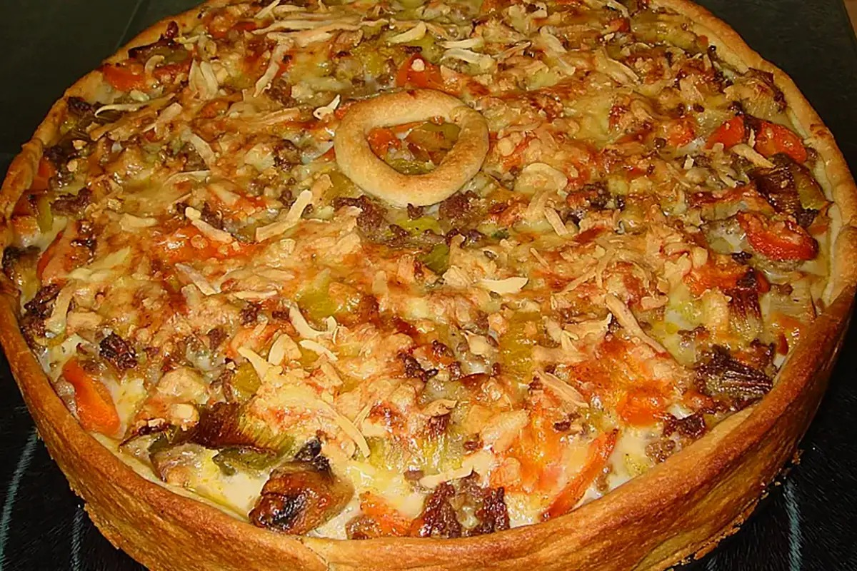 Rețetă de tartă cu carne tocată și smântână