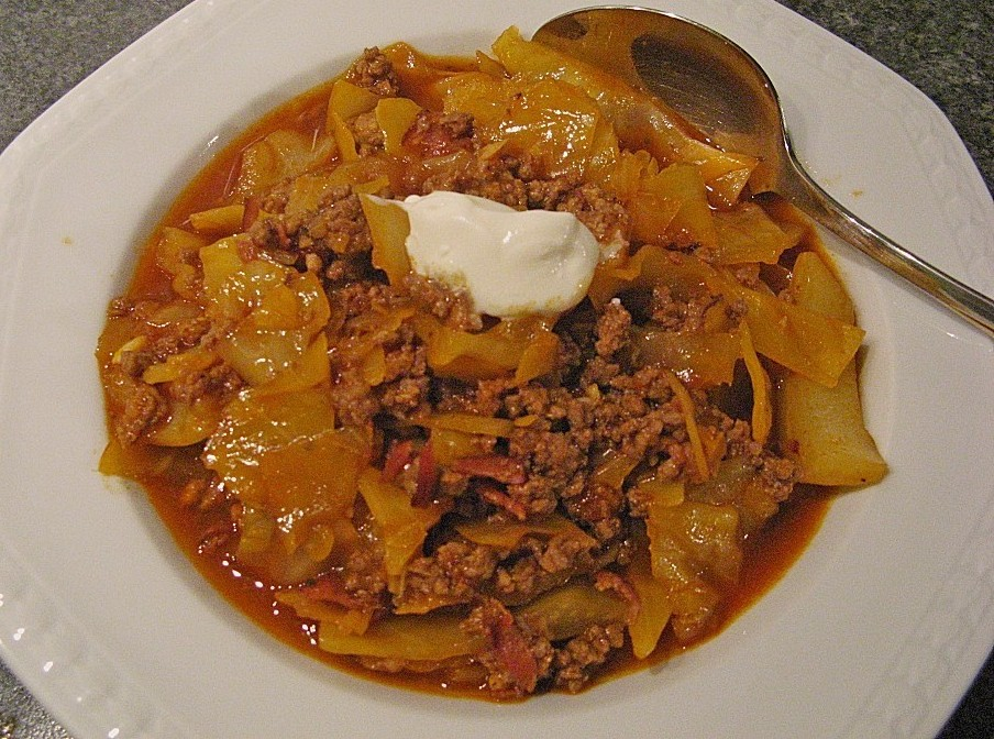 Schmorkohl cu carne tocată