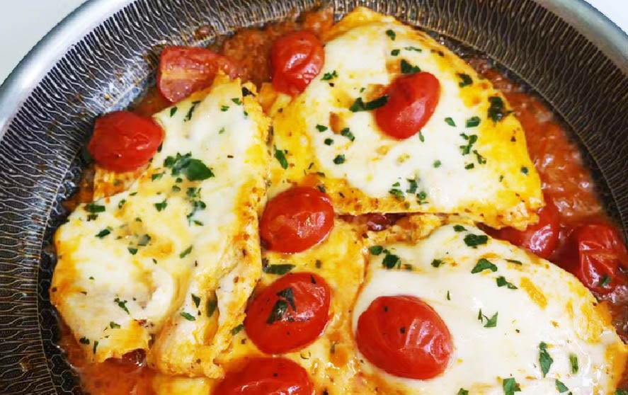 Bunica mea a făcut piept de pui atât de des: l-am mâncat fără să fac mare tam-tam | Doar 470 Kcal!