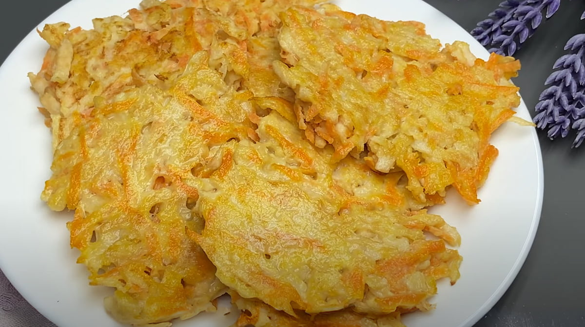 Clătite cu morcov și mere în 5 minute și doar 3 ingrediente: Sănătoase și delicioase!