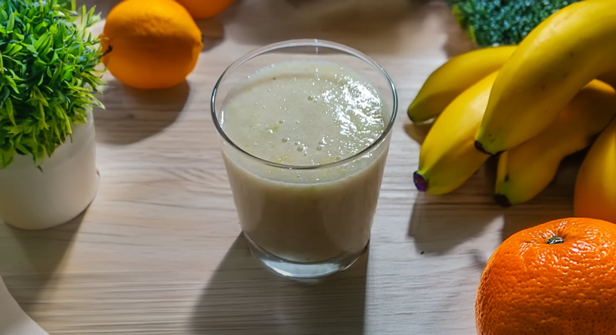 Smoothie cu banane – băutură delicioasă plină de sănătate: Beau în fiecare dimineață pentru întărirea sistemului imunitar