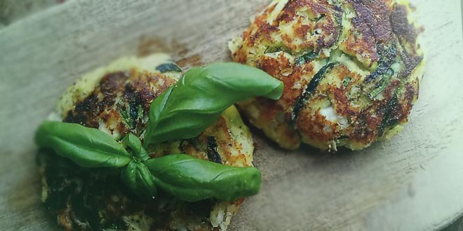Prăjiturele cu dovlecei și feta (vegetariene, sărace în calorii, low carb)