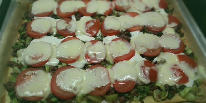 Felie cu carne tocata săracă în carbohidrați și pak choi
