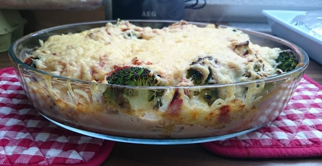 Gratin de cartofi cu broccoli și șuncă