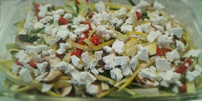 Legume la cuptor cu conținut scăzut de carbohidrați (cu brânză de oaie, vegetarian, dar delicios și alături de pește sau carne)