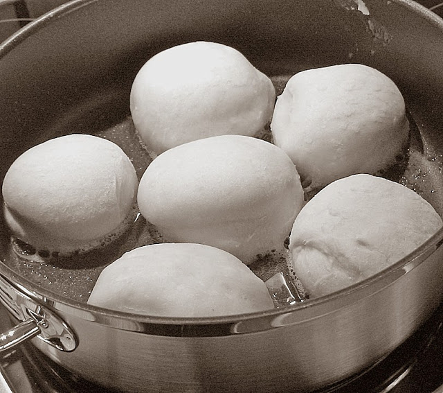 Dampfnudeln în stilul bunicii