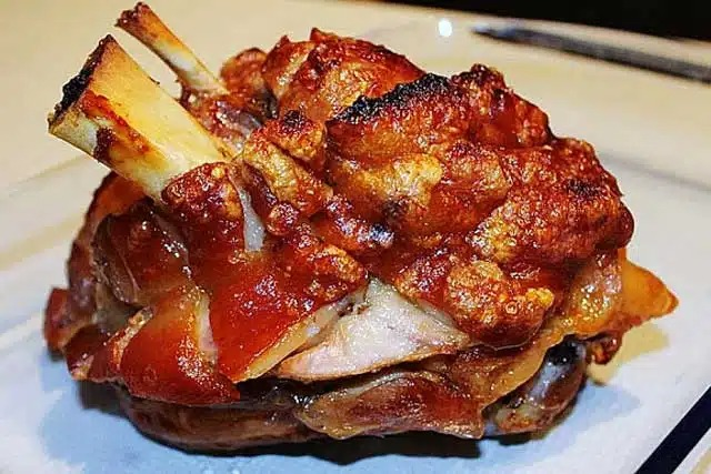 Rețetă de ciocănele de porc prăjite