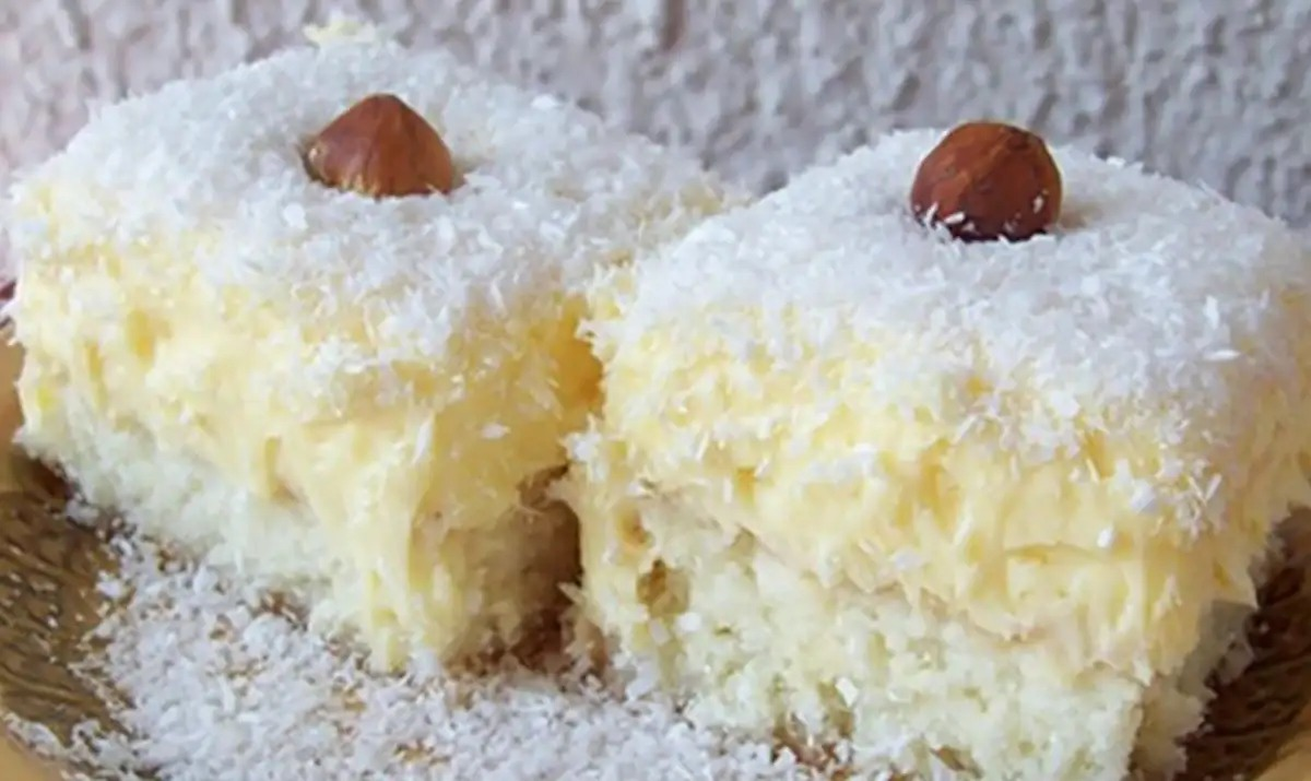 Prăjitură cu cocos și budincă de vanilie, rapidă și delicioasă – rețetă simplă