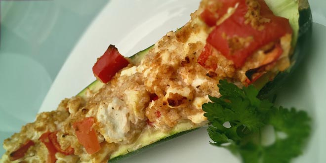 Dovlecei umpluți cu brânză de iaurt și ardei (Low Carb, săraci în calorii, vegetarieni)