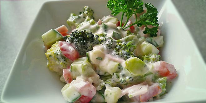 Salată de broccoli în stil florentin (săracă în grăsimi, Low-Carb, SiS)