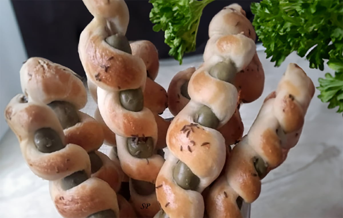 Saratele cu pâine și măsline după rețeta bunicii Stanka: Simple, rapide și foarte gustoase