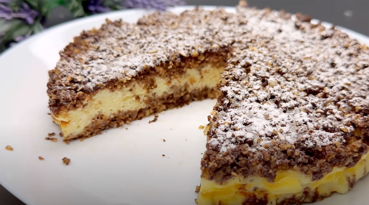 Fitness prăjitură cu brânză de vaci: prăjitură ușoară și simplă fără zahăr și fără făină