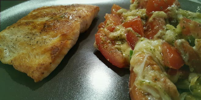 Roșii gratinate ca garnitură sau fel principal – vegetarian și low carb