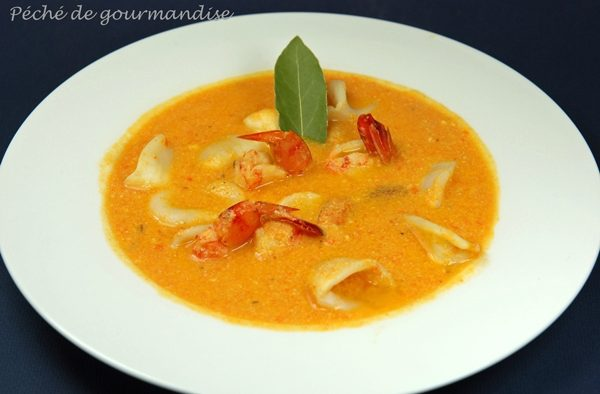 Supă cremoasă de creveți și caracatiță