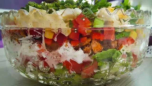 Rețetă de salată de straturi Gyros