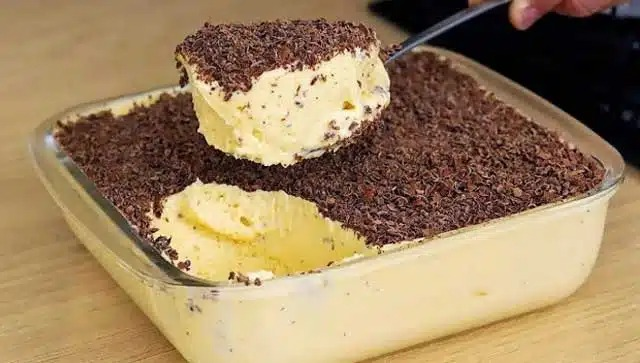 Rețetă de vis cu cremă de vanilie, desert cu factor de dependență!