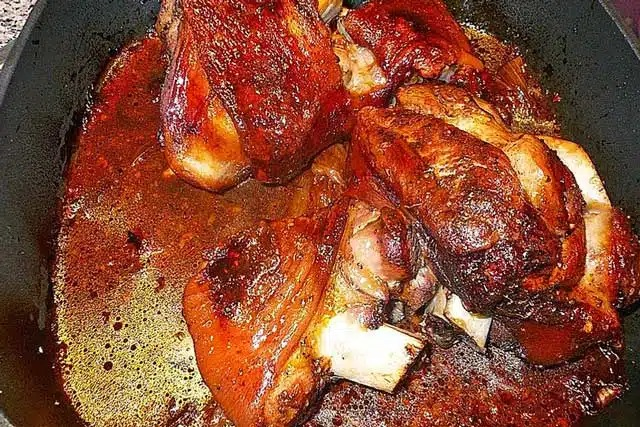 Rețetă de ciocănele de porc prăjite crocant