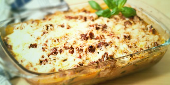 Budincă cu carne tocată, dovlecei și ardei gras