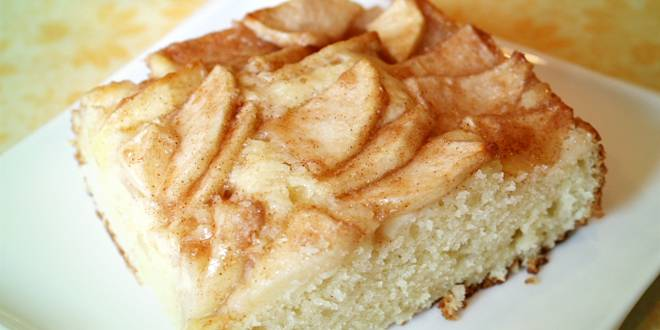 Cheesecake low carb fără crustă cu mere