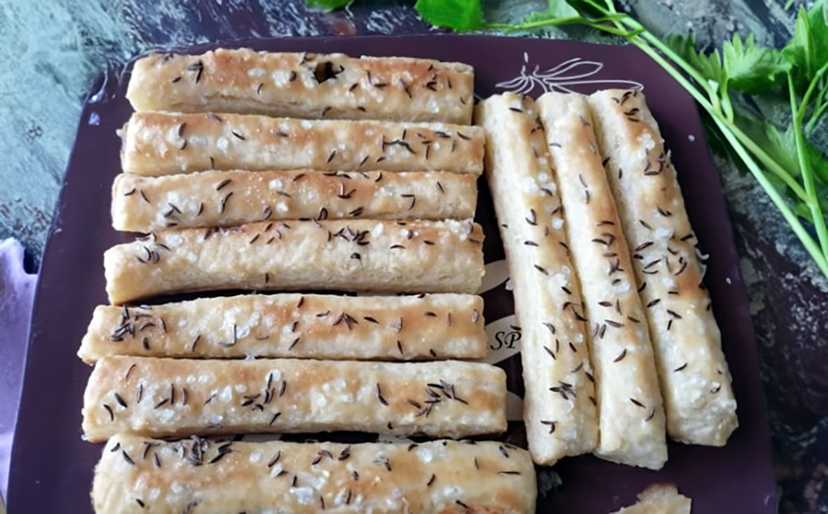 Batoane sărate din brânză de vaci după rețeta bunicii Stanka: Patiserie sărată crocantă, perfectă pentru sărbători!