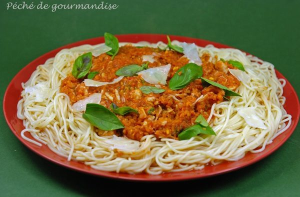 Spaghete Bolognese cu crab după Jamie Oliver